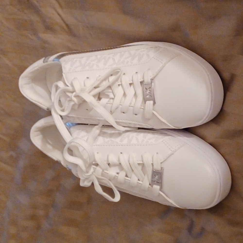 Michael kors shoes size 7.5 slade lace like  new no tags. Worn once